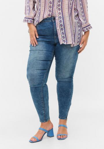 Узкие джинсы