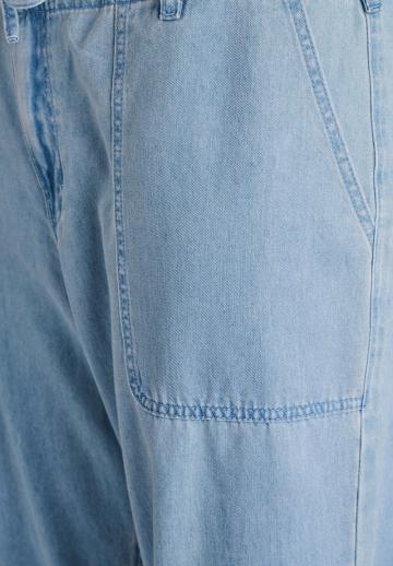 Прямые джинсы