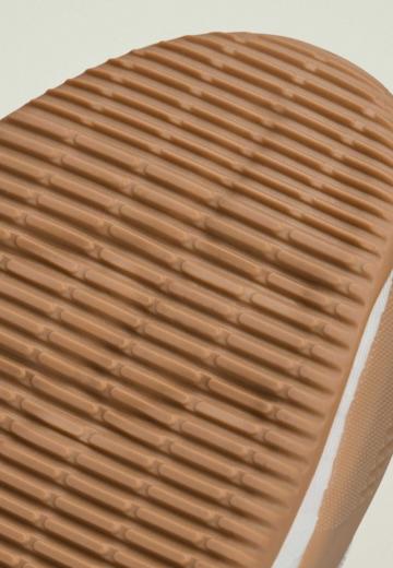 Тренировочные кроссовки