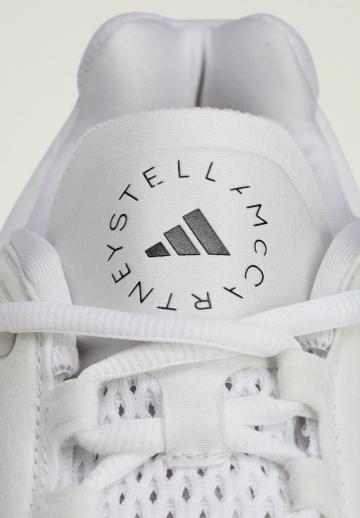 Тренировочные кроссовки