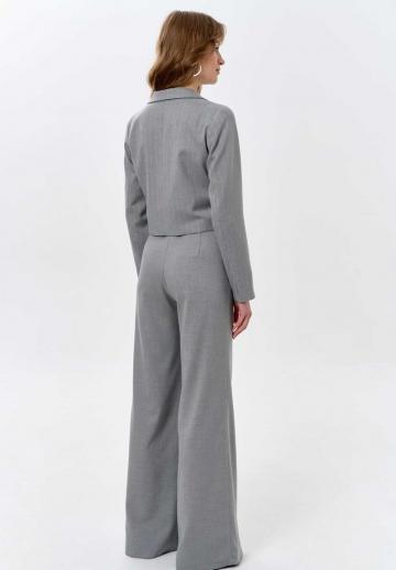 Короткий блейзер