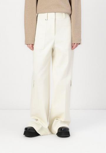 Брюки с накладными карманами