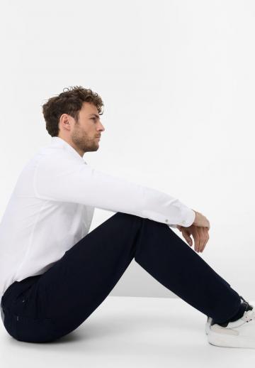 Узкие джинсы