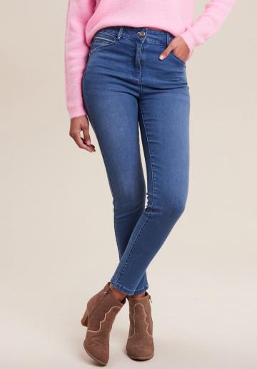 Короткие джинсы