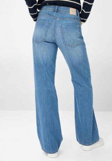 Прямые джинсы