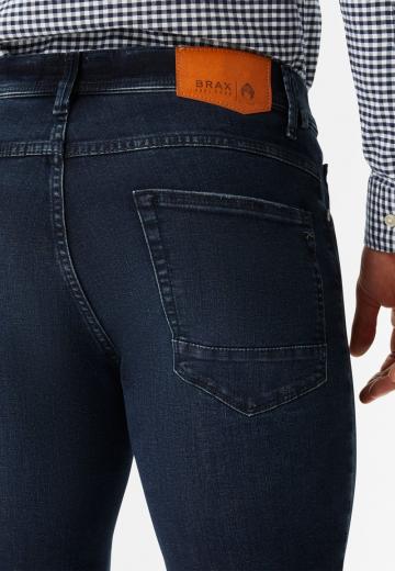 Узкие джинсы