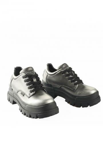 Ботинки на шнуровке