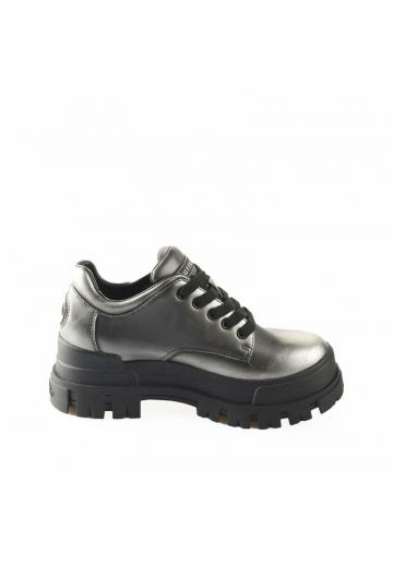 Ботинки на шнуровке