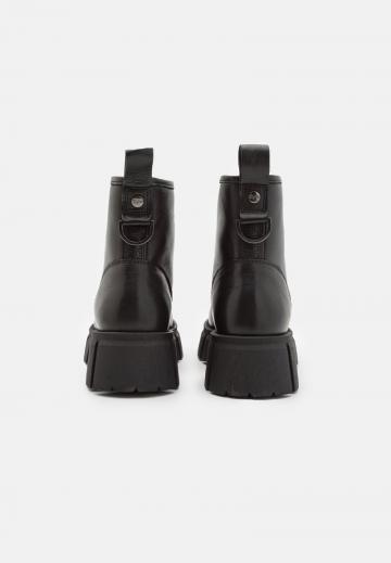 Полусапожки на платформе