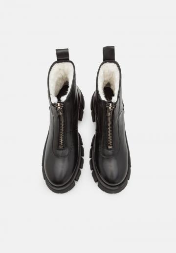 Полусапожки на платформе