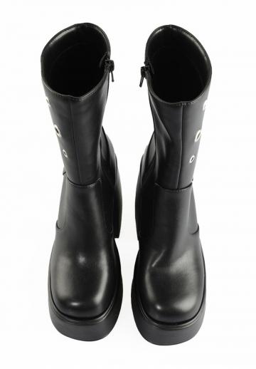 Сапожки на танкетке