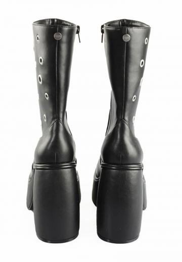 Сапожки на танкетке