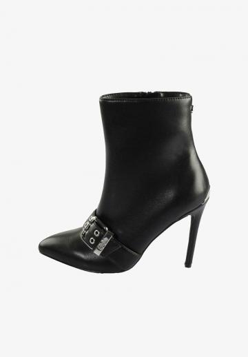 Полусапожки на высоком каблуке