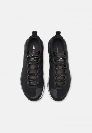 Тренировочные кроссовки