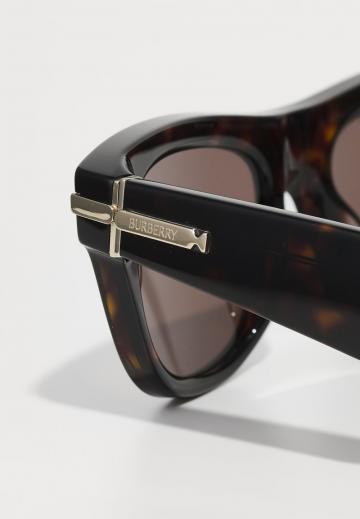 Солнечные очки