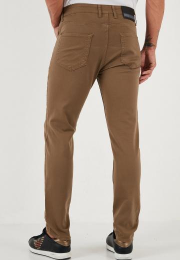 Узкие джинсы