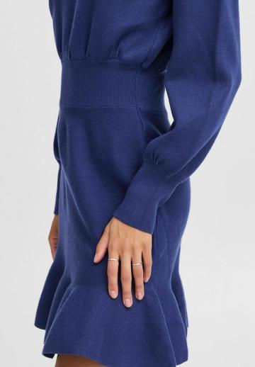 Вязаное платье