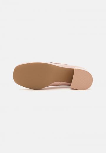 Туфли с ремешком