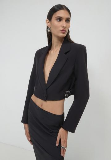 Короткий блейзер