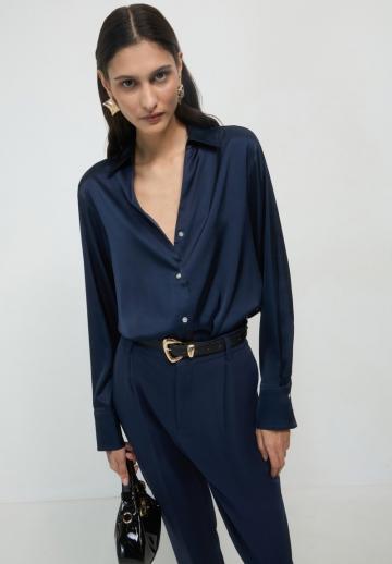 Атласная блузка