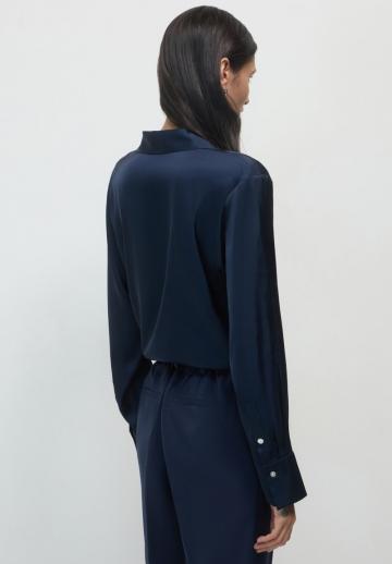 Атласная блузка