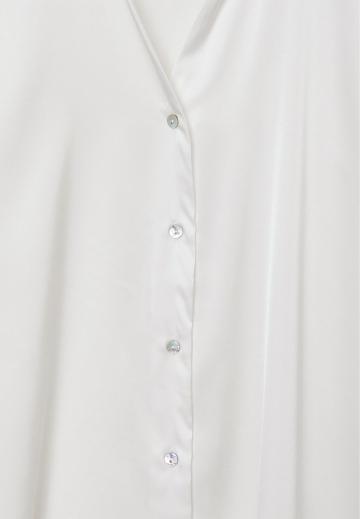 Атласная блузка