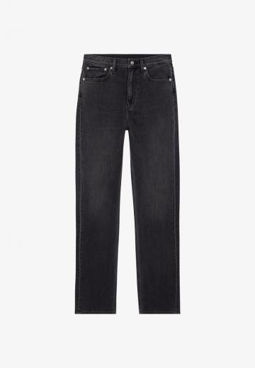 Короткие джинсы