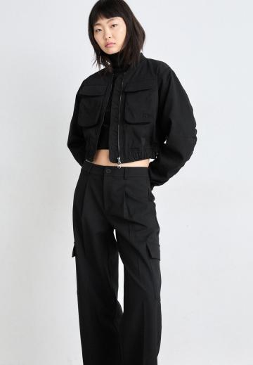 Брюки с накладными карманами