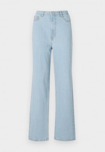 Свободные джинсы