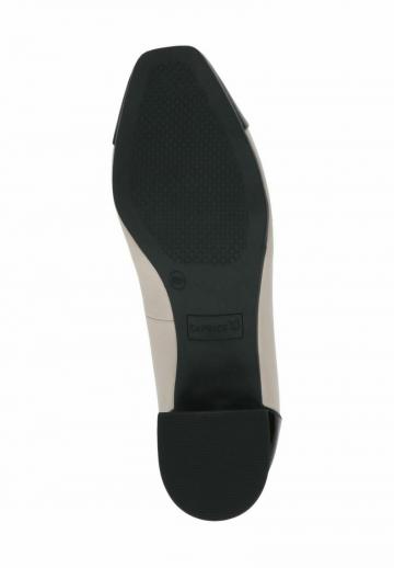 Туфли с высоким носом