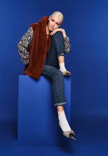 Прямые джинсы