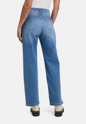 Прямые джинсы