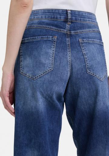 Прямые джинсы