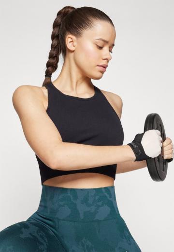 Спортивный топ