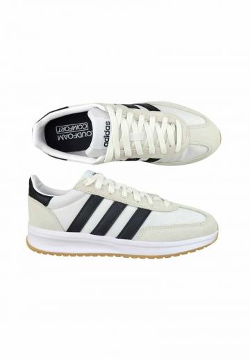 Походные кроссовки