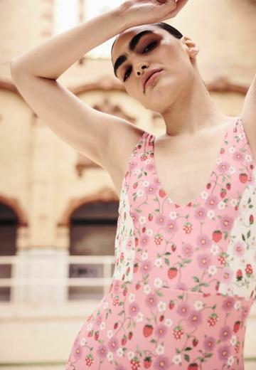 Слитный купальник