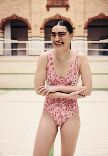 Слитный купальник