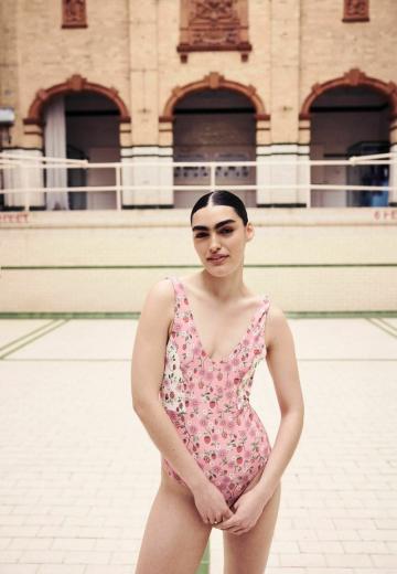 Слитный купальник