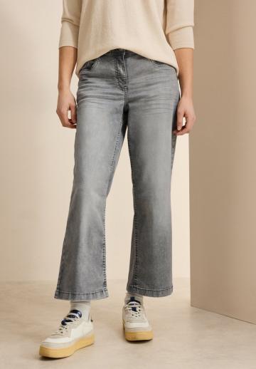 Короткие джинсы