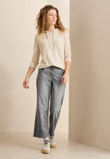 Короткие джинсы