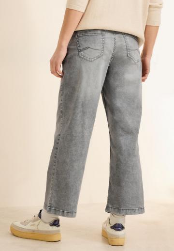 Короткие джинсы