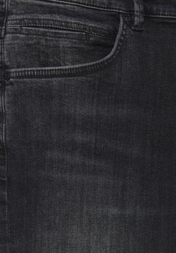 Узкие джинсы