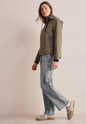 Прямые джинсы