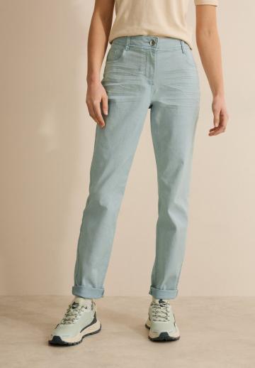 Узкие джинсы
