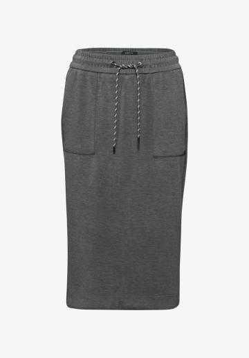 Юбка с накладными карманами