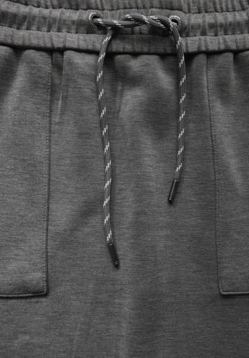 Юбка с накладными карманами