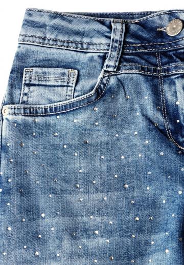 Прямые джинсы