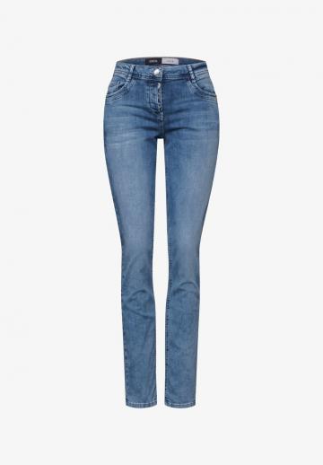 Прямые джинсы