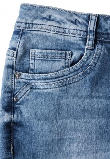 Прямые джинсы