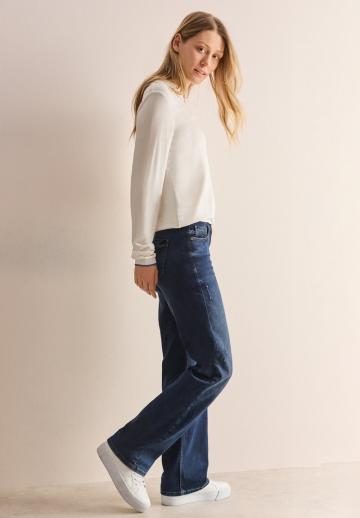 Прямые джинсы